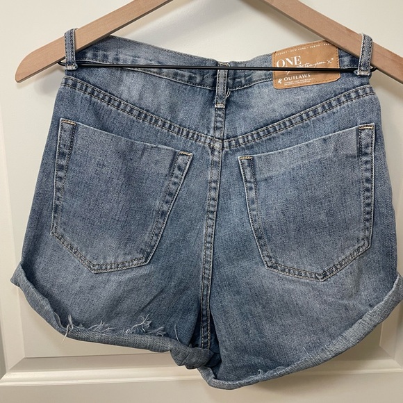 One X OneTeaspoon Outlaws Shorts - Picture 4 of 5